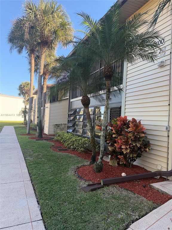 15500 Lakes Of Delray Blvd 207, Delray Beach, FL 33484