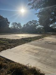 299 Praise DR, Poteet, TX 78065