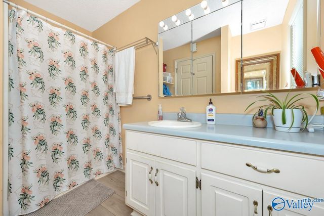 156 County Lake Road, New Market, AL 35761