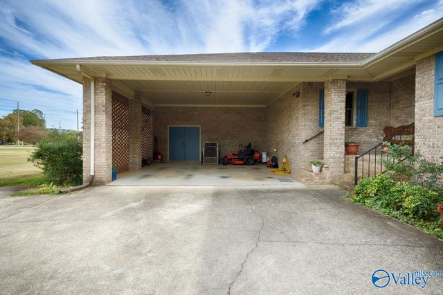 156 County Lake Road, New Market, AL 35761