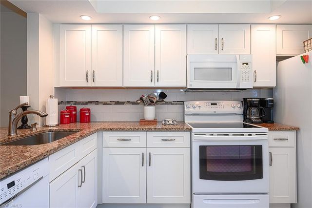 135 Cypress WAY E C, Naples, FL 34110