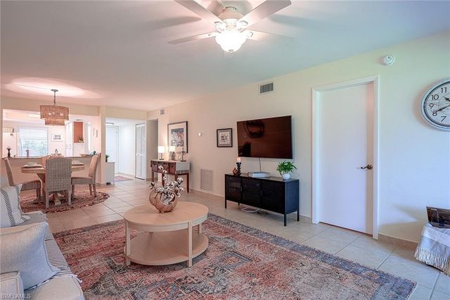 135 Cypress WAY E C, Naples, FL 34110