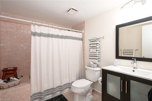 135 Cypress WAY E C, Naples, FL 34110
