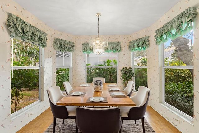 5245 VENICE WAY NE, St Petersburg, FL 33703