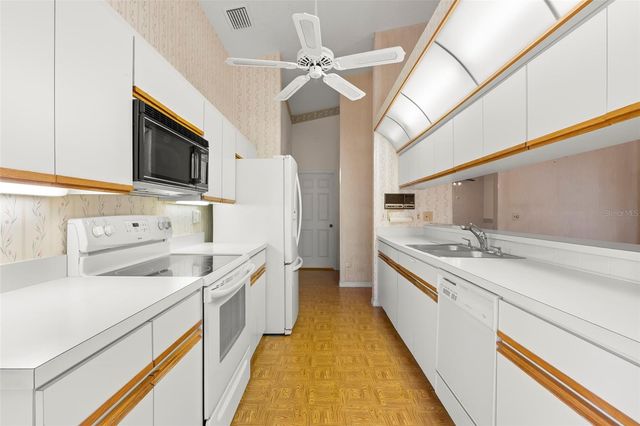 5245 VENICE WAY NE, St Petersburg, FL 33703