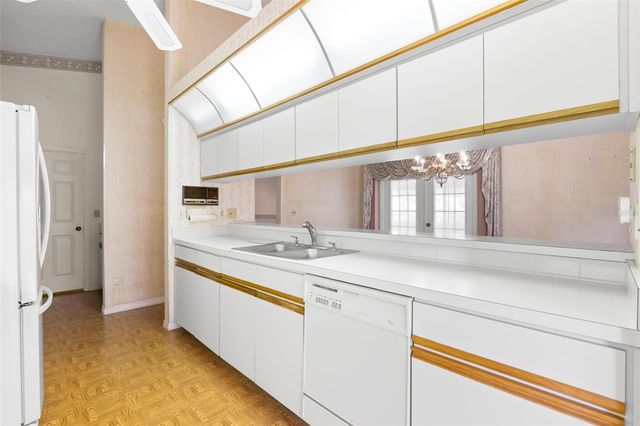 5245 VENICE WAY NE, St Petersburg, FL 33703