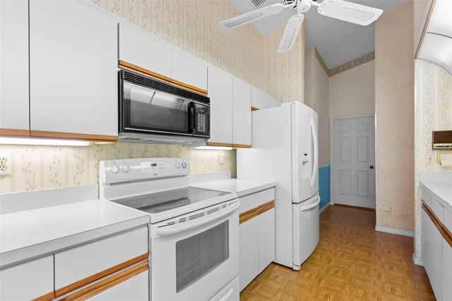 5245 VENICE WAY NE, St Petersburg, FL 33703