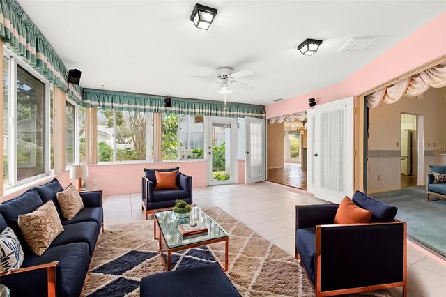 5245 VENICE WAY NE, St Petersburg, FL 33703