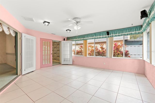 5245 VENICE WAY NE, St Petersburg, FL 33703