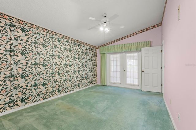 5245 VENICE WAY NE, St Petersburg, FL 33703