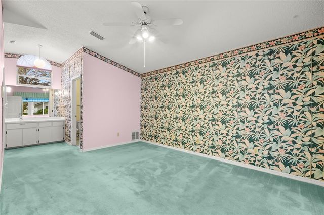 5245 VENICE WAY NE, St Petersburg, FL 33703