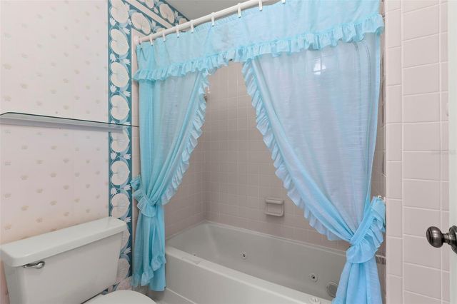 5245 VENICE WAY NE, St Petersburg, FL 33703