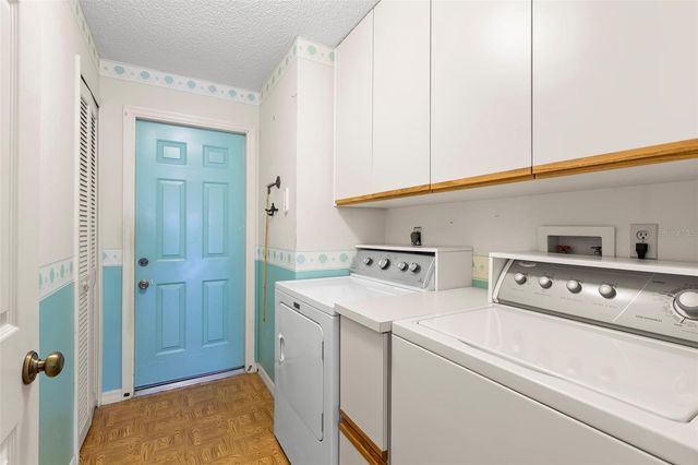 5245 VENICE WAY NE, St Petersburg, FL 33703