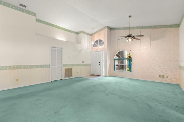 5245 VENICE WAY NE, St Petersburg, FL 33703