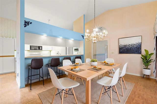 5245 VENICE WAY NE, St Petersburg, FL 33703