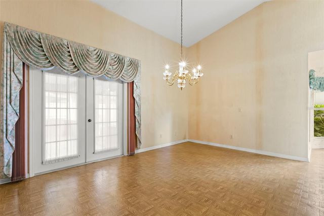 5245 VENICE WAY NE, St Petersburg, FL 33703