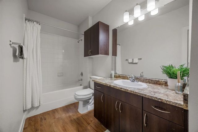 6725 Circle South RD B-1356, Austin, TX 78745