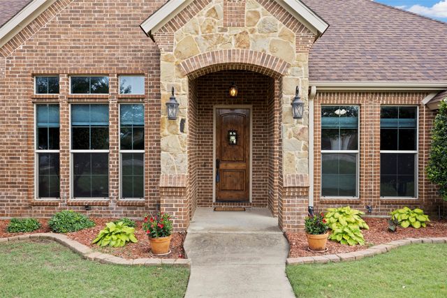 8230 Glenwick Drive, Waxahachie, TX 75167