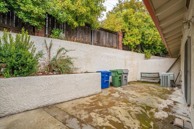 738 Stonebriar Trail, Redding, CA 96003