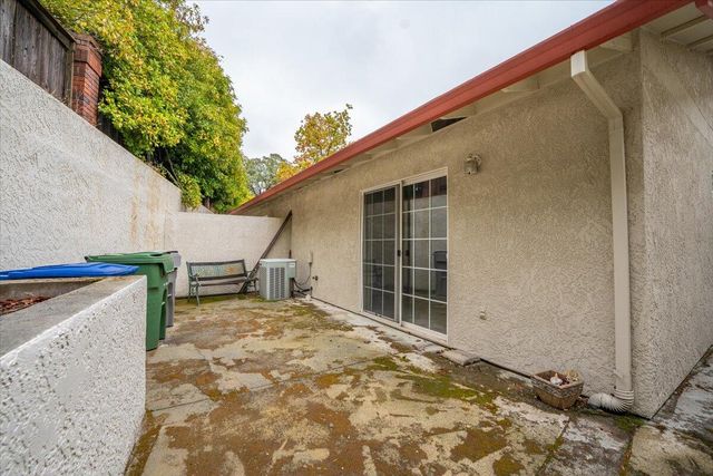 738 Stonebriar Trail, Redding, CA 96003