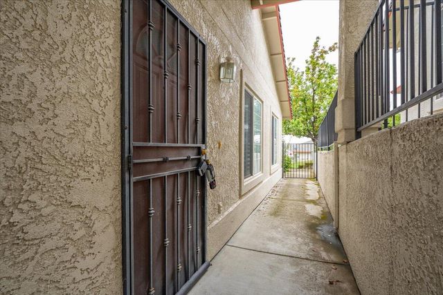 738 Stonebriar Trail, Redding, CA 96003