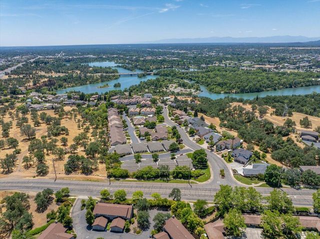 738 Stonebriar Trail, Redding, CA 96003