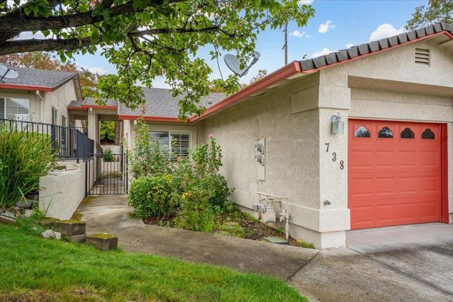 738 Stonebriar Trail, Redding, CA 96003