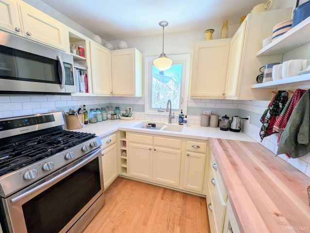 418 Albert Street, Marquette, MI 49855