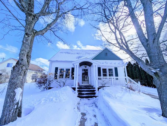 418 Albert Street, Marquette, MI 49855