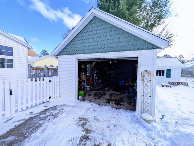 418 Albert Street, Marquette, MI 49855