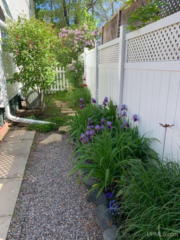 418 Albert Street, Marquette, MI 49855