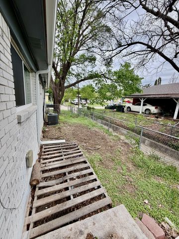 1814 Martin Luther Drive, Arlington, TX 76010