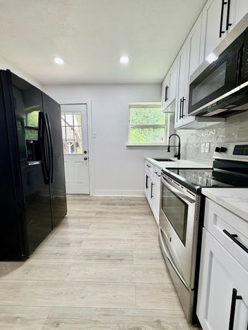 1814 Martin Luther Drive, Arlington, TX 76010