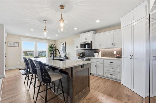 11827 N Manning Avenue, Kansas City, MO 64157