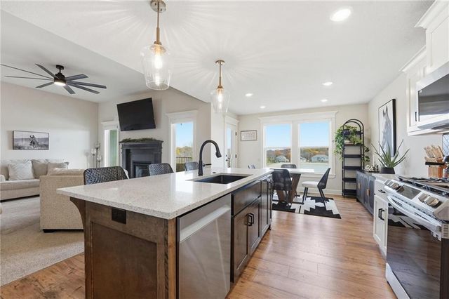 11827 N Manning Avenue, Kansas City, MO 64157