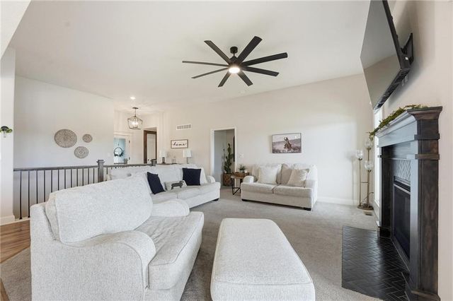 11827 N Manning Avenue, Kansas City, MO 64157