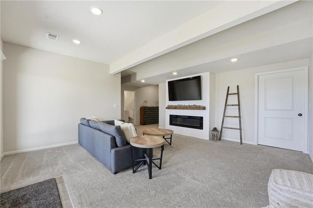 11827 N Manning Avenue, Kansas City, MO 64157