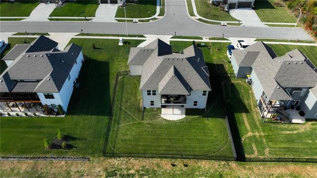 11827 N Manning Avenue, Kansas City, MO 64157