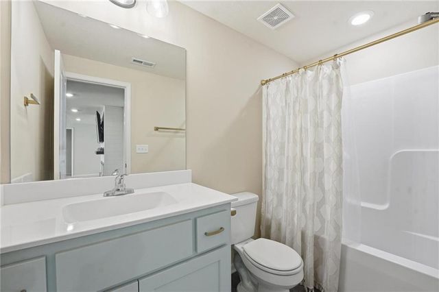 11827 N Manning Avenue, Kansas City, MO 64157