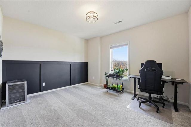 11827 N Manning Avenue, Kansas City, MO 64157