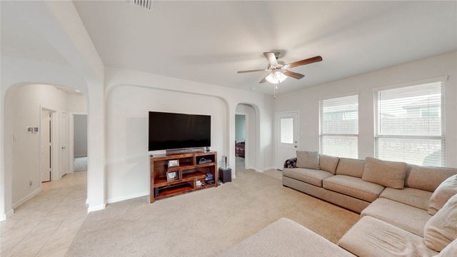 316 Oakbluff Drive, Denton, TX 76210