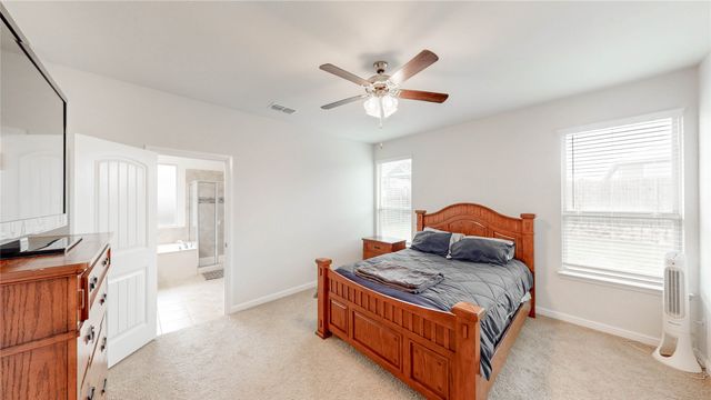 316 Oakbluff Drive, Denton, TX 76210