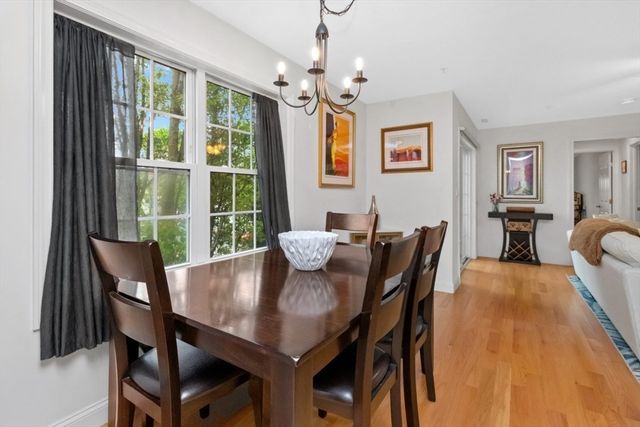 29 Spruce St 23, Waltham, MA 02453