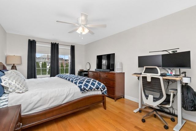 29 Spruce St 23, Waltham, MA 02453