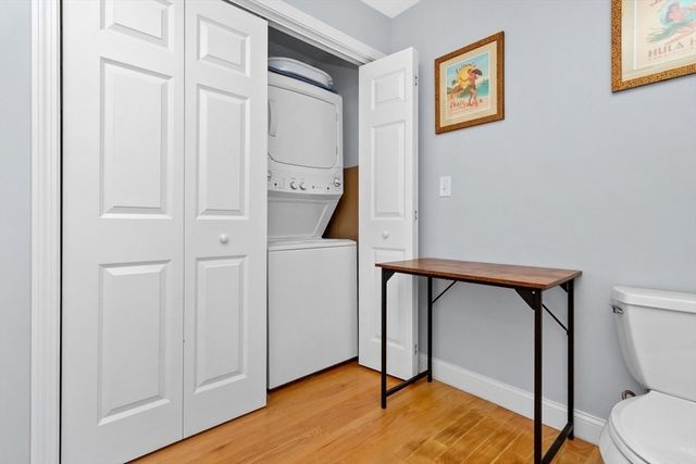 29 Spruce St 23, Waltham, MA 02453