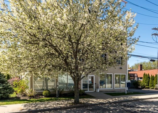 29 Spruce St 23, Waltham, MA 02453