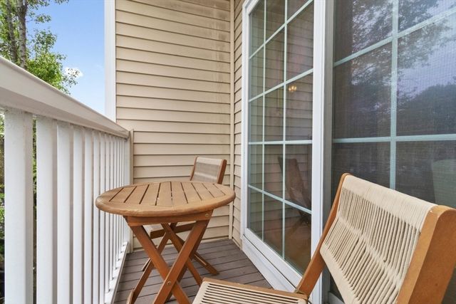 29 Spruce St 23, Waltham, MA 02453
