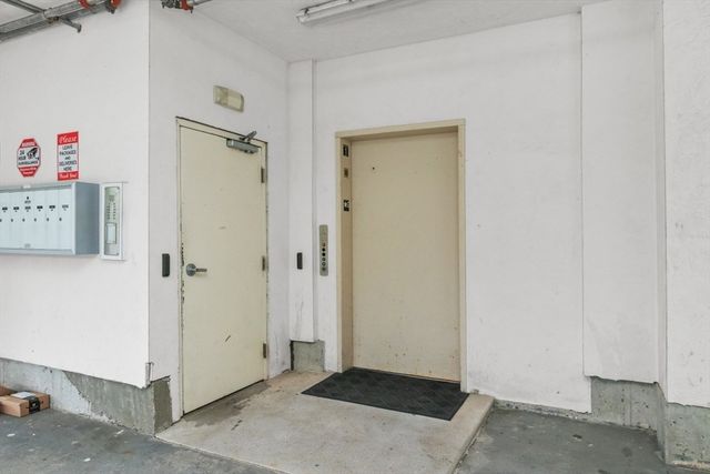 29 Spruce St 23, Waltham, MA 02453
