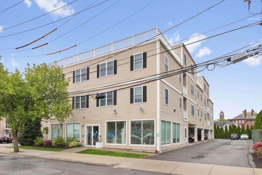 29 Spruce St 23, Waltham, MA 02453