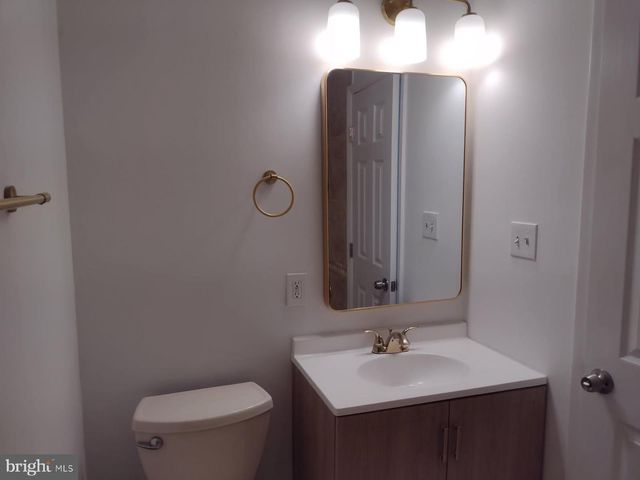 9045 CONTINENTAL, Hyattsville, MD 20785